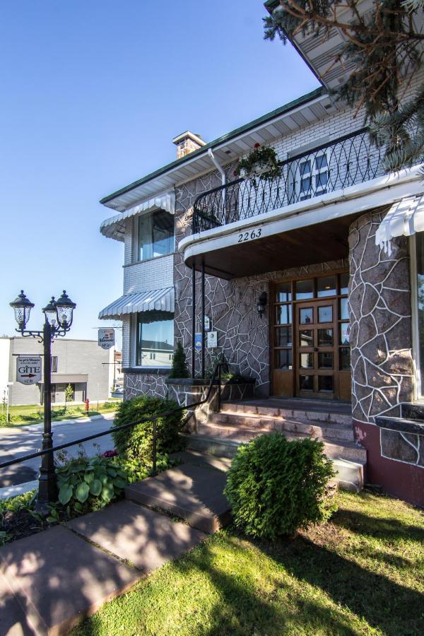 Gite Au P'Tit Manoir B&B Chicoutimi Eksteriør bilde